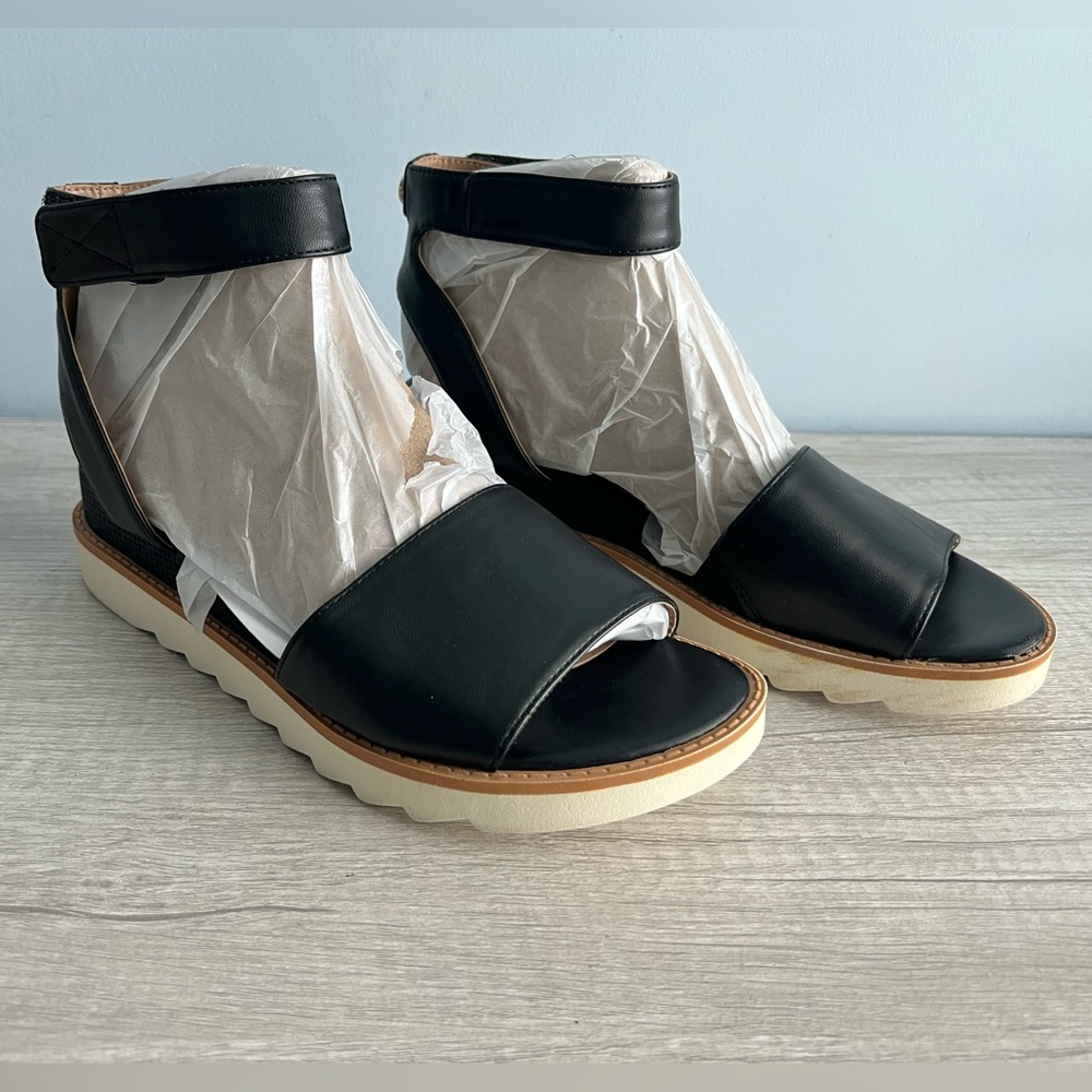 Giani Bernini Women's Constancia Memory Foam Ankle Strap Wedge Sandals Size 8